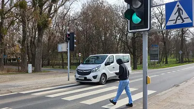 Działania profilaktyczne "Na drodze – Patrz i Słuchaj". Apel o ostrożność na przejściach dla pieszych