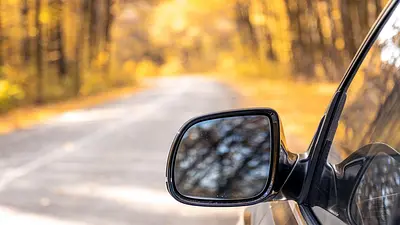 Jesienna jazda pod kontrolą – sprawdź auto i bądź czujny